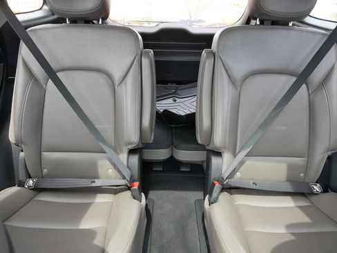 Used 2017 Hyundai Santa Fe Limited AWD/4WD image 13