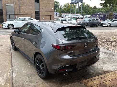 Used 2019 MAZDA MAZDA3 Hatchback w/ Premium Package FWD image 3