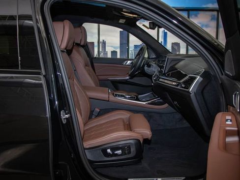 Used 2026 BMW X7 xDrive40i w/ M Sport Package AWD/4WD image 19