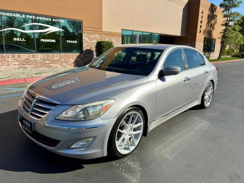 Used 2012 Hyundai Genesis 5.0 RWD image 4