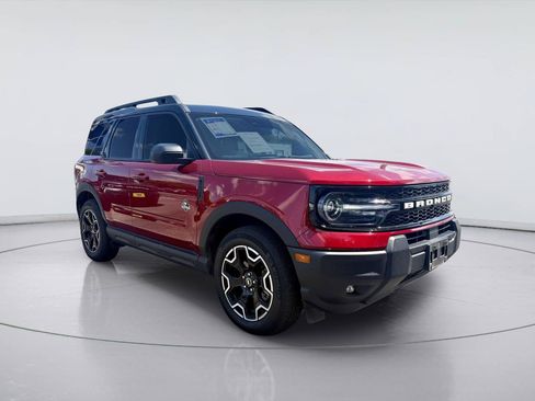 Used 2025 Ford Bronco Sport Outer Banks AWD/4WD image 1