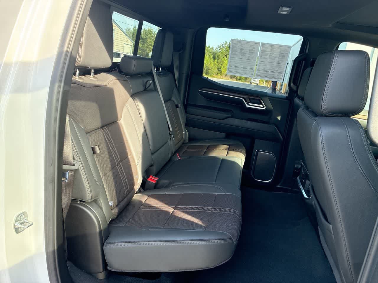 Used 2025 Chevrolet Silverado 1500 High Country AWD/4WD image 27