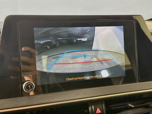 Used 2024 Toyota Prius XLE FWD image 14