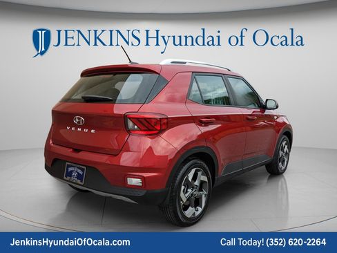 New 2025 Hyundai Venue SEL FWD image 3