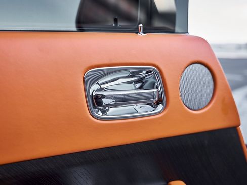 Used 2019 Rolls-Royce Wraith image 32