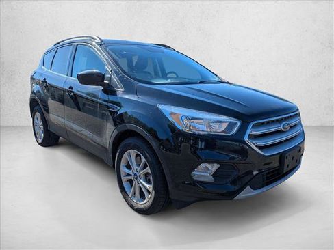 Used 2018 Ford Escape SE w/ SE Sync 3 Package AWD/4WD image 3