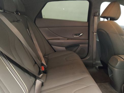 Used 2024 Hyundai Elantra SEL w/ Convenience Package image 19