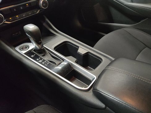Used 2023 Nissan Sentra SV FWD image 26