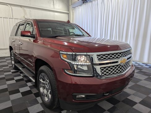 Used 2017 Chevrolet Tahoe LT w/ LT Signature Package AWD/4WD image 4