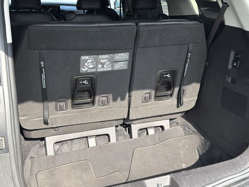 Used 2025 Kia Carnival SX w/ SX Dark Edition Package FWD image 16