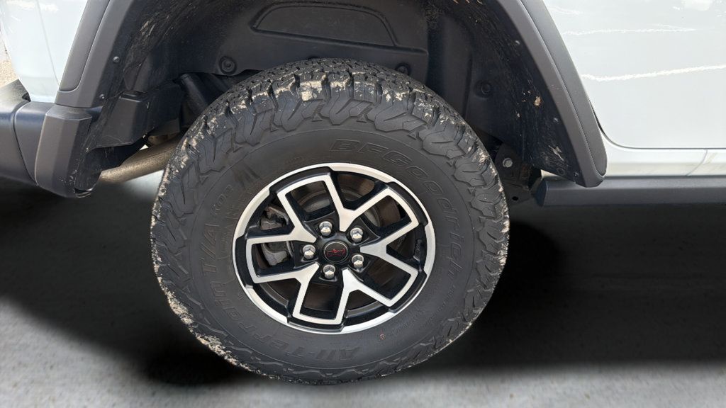 Used 2025 Jeep Wrangler Unlimited Rubicon AWD/4WD image 14