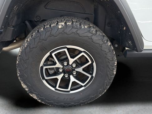 Used 2025 Jeep Wrangler Unlimited Rubicon AWD/4WD image 14