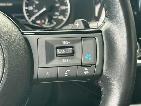 Used 2023 Nissan Pathfinder SL FWD image 31