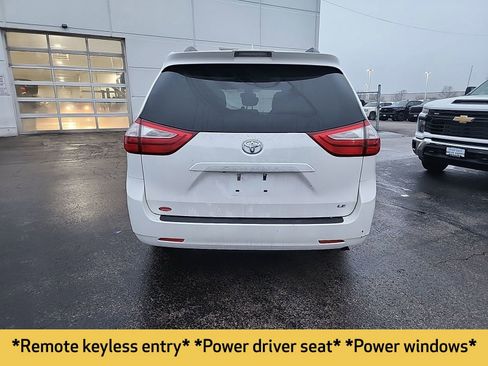 Used 2019 Toyota Sienna LE image 5