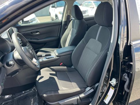 Used 2025 Nissan Sentra SV FWD image 34