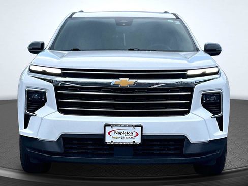 Used 2026 Chevrolet Traverse LT AWD/4WD image 3