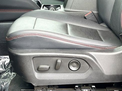 Used 2024 Chevrolet Colorado Z71 w/ Z71 Convenience Package 2 image 19