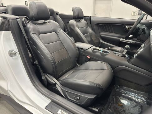 Used 2016 Ford Mustang GT Premium image 31