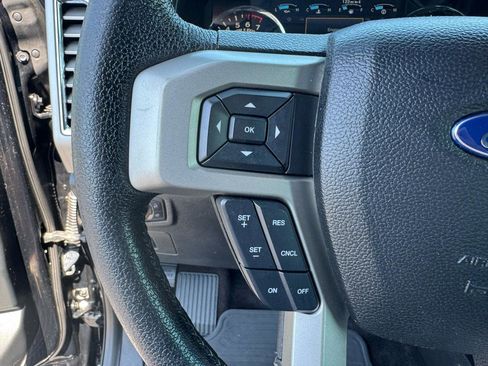Used 2016 Ford F150 Lariat w/ Equipment Group 502A Luxury AWD/4WD image 26
