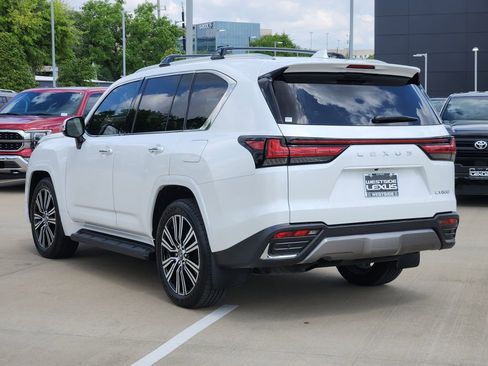 Used 2025 Lexus LX 600 4WD w/ Accessory Package (2T) image 5