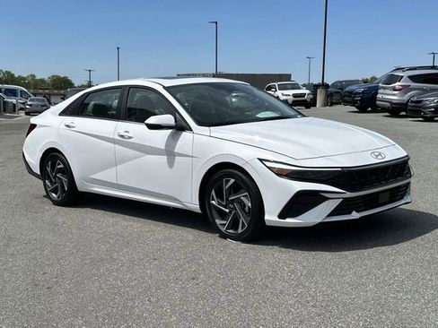 New 2026 Hyundai Elantra Limited FWD image 33