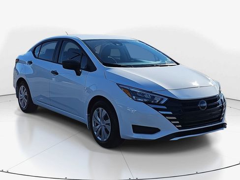 Used 2025 Nissan Versa S w/ Trunk Package image 2