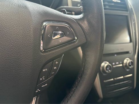 Used 2017 Lincoln MKC Premiere FWD image 15