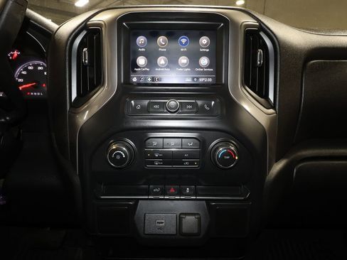 Used 2020 Chevrolet Silverado 1500 Custom w/ Custom Value Package image 9