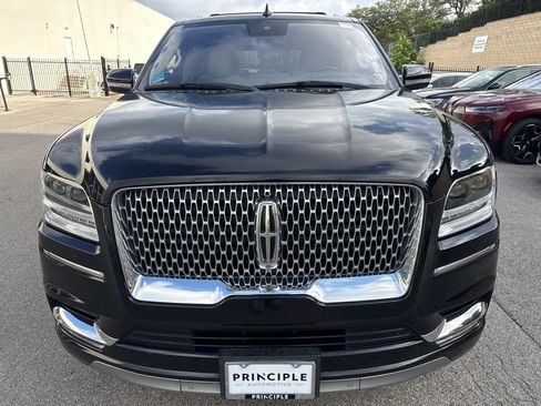 Used 2019 Lincoln Navigator Reserve w/ Cargo Package AWD/4WD image 2