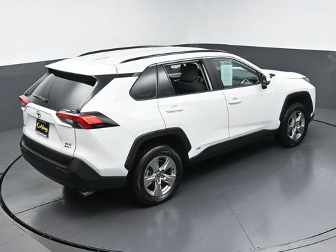 Used 2025 Toyota RAV4 XLE AWD/4WD image 39