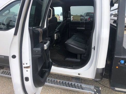 Used 2018 Ford F350 Lariat w/ Lariat Value Package AWD/4WD image 7