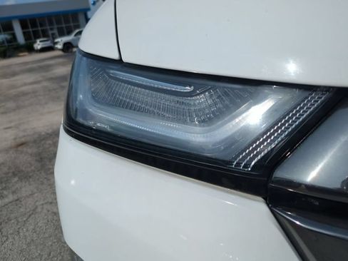 Used 2023 Chevrolet Traverse Premier w/ Redline Edition FWD image 10