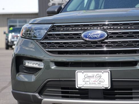 Used 2024 Ford Explorer XLT w/ Equipment Group 202A AWD/4WD image 9