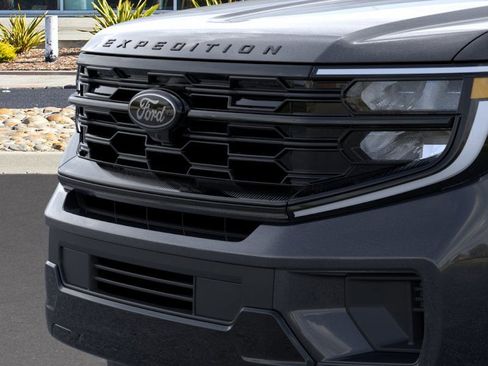 New 2026 Ford Expedition Platinum image 17