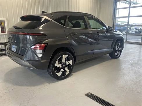 Used 2024 Hyundai Kona Limited image 3