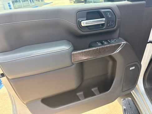 Used 2023 GMC Sierra 2500 Denali w/ Technology Package AWD/4WD image 7