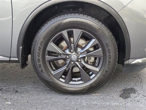 Used 2018 Nissan Murano SV w/ Premium Package image 11