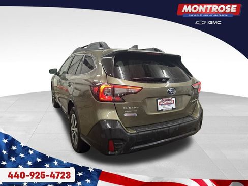 Used 2022 Subaru Outback Premium image 3