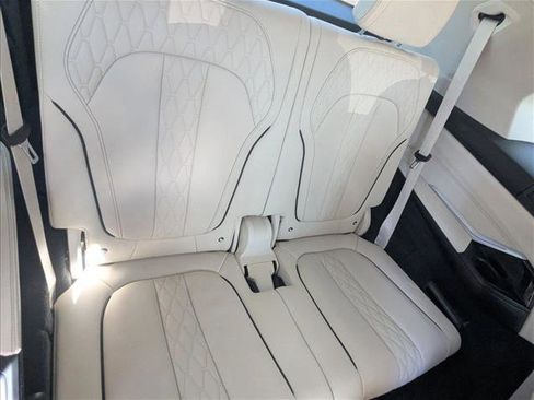 Used 2022 BMW X7 xDrive40i w/ Executive Package image 20