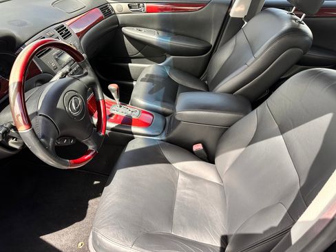Used 2004 Lexus ES 330 FWD image 5