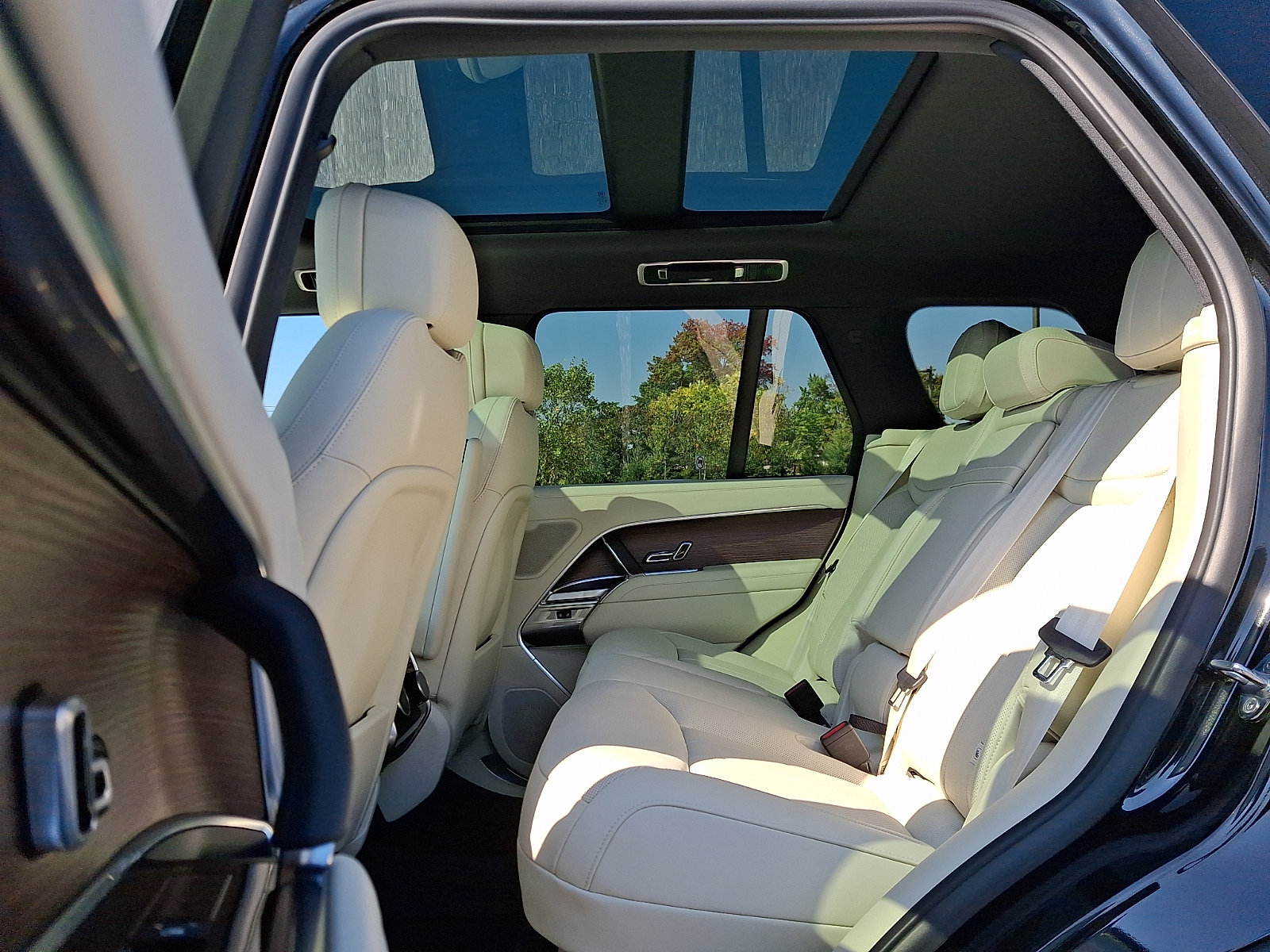 New 2027 Land Rover Range Rover SE AWD/4WD image 8