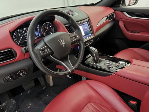 Used 2023 Maserati Levante GT AWD/4WD image 16