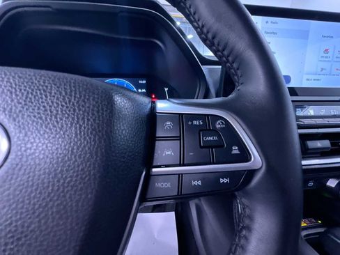 Used 2025 Toyota Grand Highlander AWD image 13