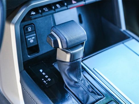 Used 2025 Toyota Sequoia Platinum image 19