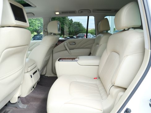 Used 2017 INFINITI QX80 4WD w/ Deluxe Technology Package image 29
