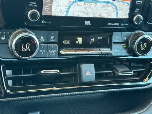 Certified 2021 Toyota Highlander XSE AWD/4WD image 26