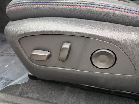 New 2025 Chevrolet Equinox EV RS image 21