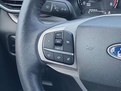 Used 2023 Ford Explorer XLT w/ Equipment Group 202A AWD/4WD image 14