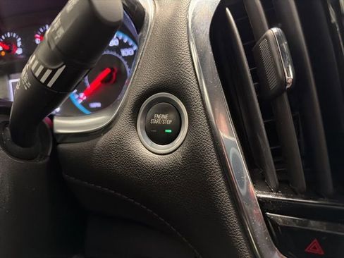 Certified 2023 Chevrolet Traverse LT image 24