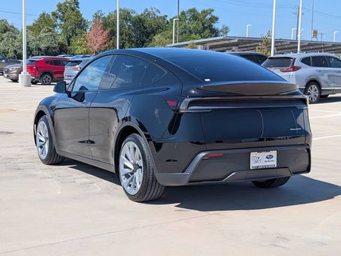 Used 2026 Tesla Model Y Long Range AWD/4WD image 4